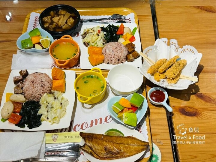 貓咪駐店,住宿、餐食與賞螢|森林系童話故事小屋,苗栗南庄─橄欖樹咖啡民宿 - 魚兒 x 牽手明太子的「視」界旅行