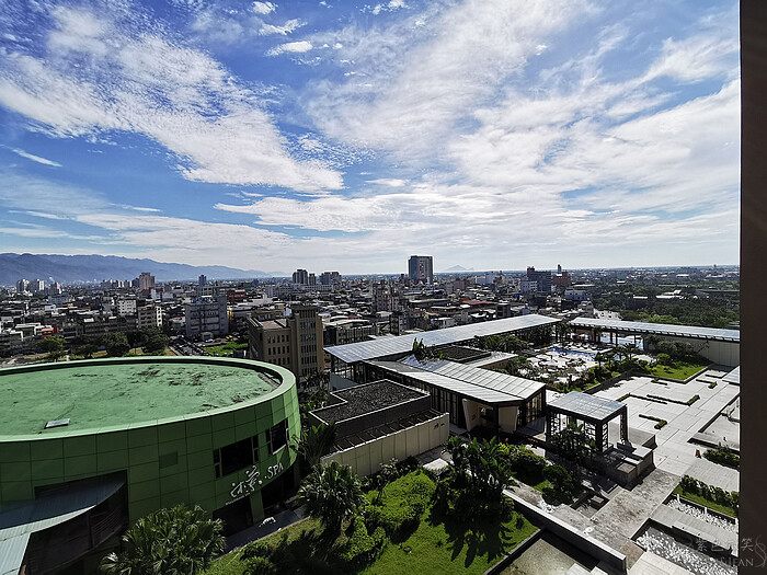 宜蘭縣宜蘭市蘭城晶英酒店攻略》全台最棒親子飯店 芬朵奇堡 室內外泳池、室內外電動車跑道、窩窩樂兒童俱樂部、趣七樓飄