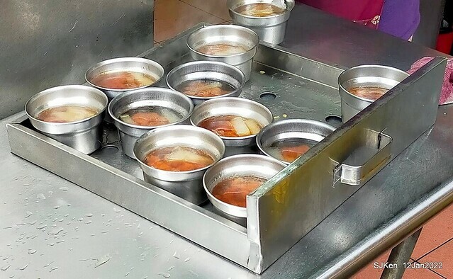 「簡記排骨酥麵」(Short Rib Crisp soup & rice noodle soup), Taipei, Taiwan, SJKen, Jan 12, 2022.