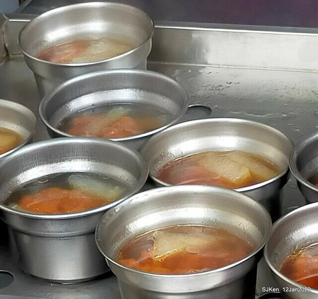 「簡記排骨酥麵」(Short Rib Crisp soup & rice noodle soup), Taipei, Taiwan, SJKen, Jan 12, 2022.