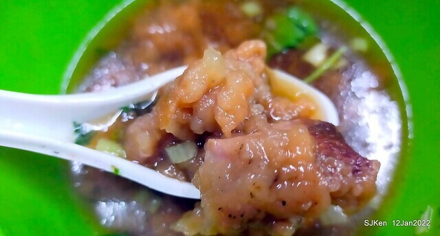 「簡記排骨酥麵」(Short Rib Crisp soup & rice noodle soup), Taipei, Taiwan, SJKen, Jan 12, 2022.