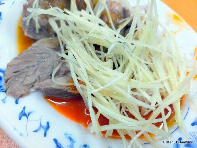 「簡記排骨酥麵」(Short Rib Crisp soup & rice noodle soup), Taipei, Taiwan, SJKen, Jan 12, 2022.