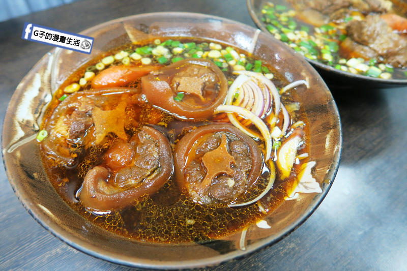 石牌捷運牛肉麵-牛董牛肉麵.牛尾巴麵.丁骨牛小排麵.台北牛肉麵節.米其林評鑑.