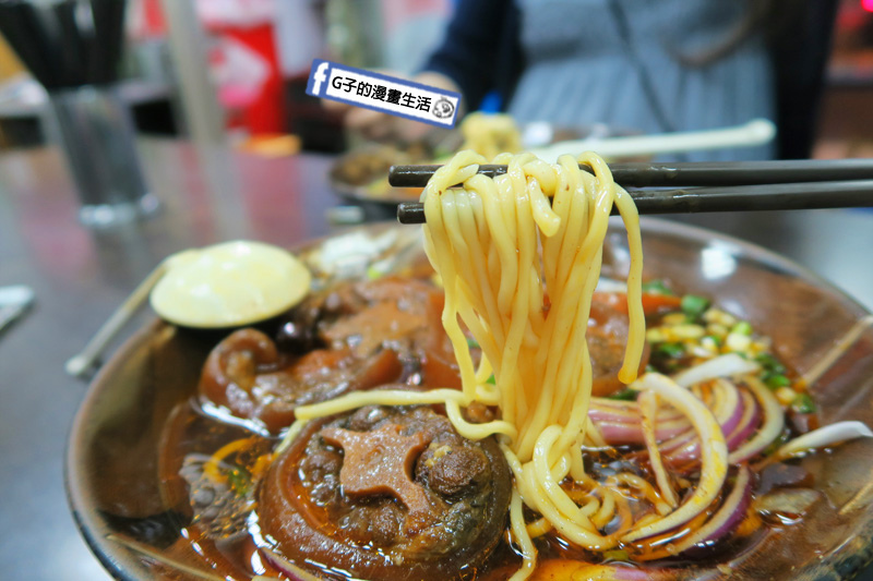 石牌捷運牛肉麵-牛董牛肉麵.牛尾巴麵.丁骨牛小排麵.台北牛肉麵節.米其林評鑑.