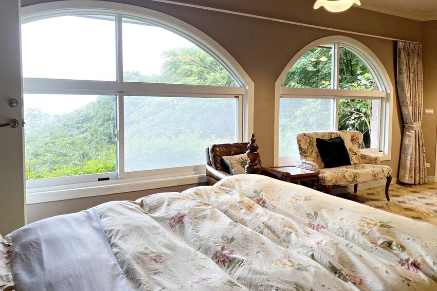 隱身山林中的童話小屋,和人一樣高的繡球花田盛開中.異國風料理好拍又好吃.桃園復興景觀餐廳/特色渡假民宿推