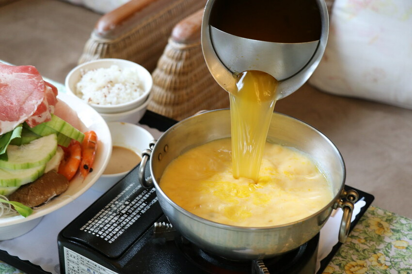 隱身山林中的童話小屋,和人一樣高的繡球花田盛開中.異國風料理好拍又好吃.桃園復興景觀餐廳/特色渡假民宿推