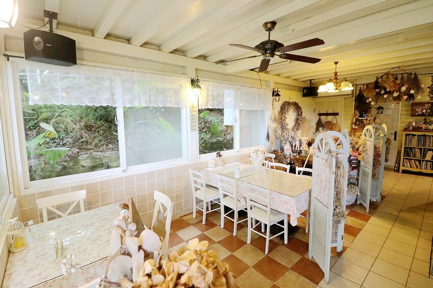 隱身山林中的童話小屋,和人一樣高的繡球花田盛開中.異國風料理好拍又好吃.桃園復興景觀餐廳/特色渡假民宿推