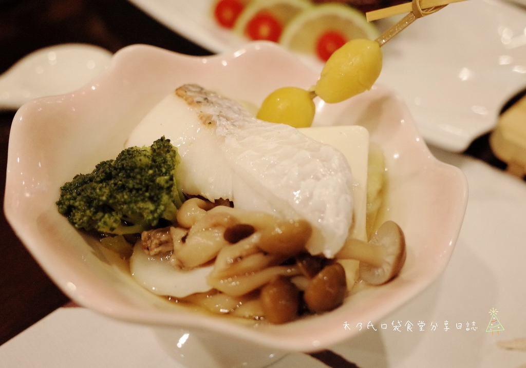 17-11-24-00-42-41-074_deco.jpg 17-11-24-00-42-41-074_deco.jpg