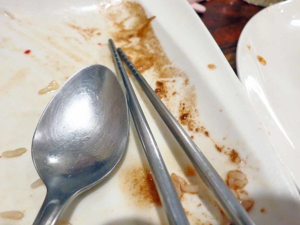 【台北美食】東方泰國小館-厚度超過3公分以上的月亮蝦餅