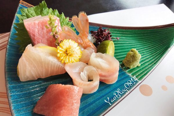 加賀屋-昼膳_鮮魚生魚片.jpg