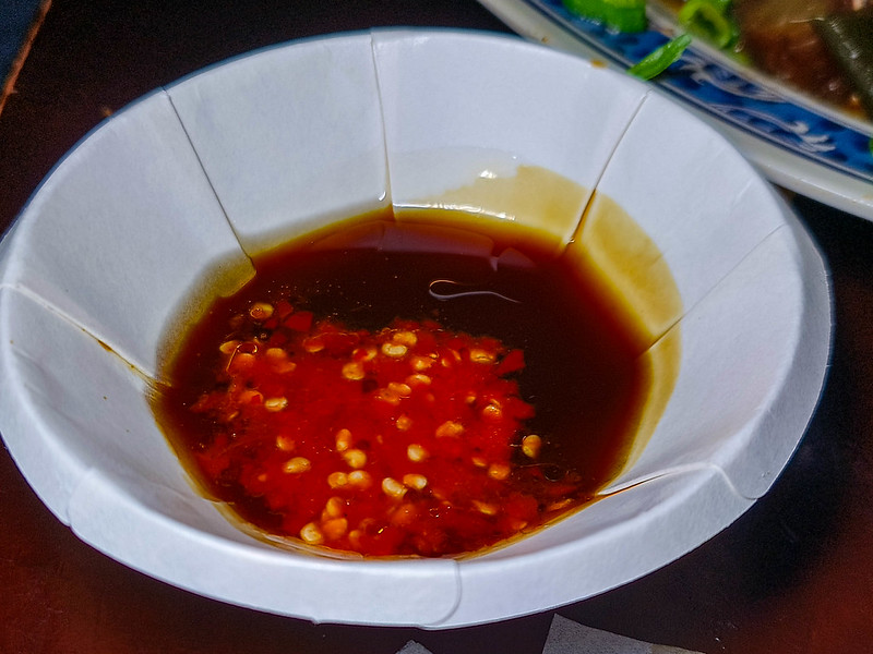 港傳奇「北大荒」巨無霸水餃老滷味!上班族宵夜必訪,排隊也值得的雙重美味~