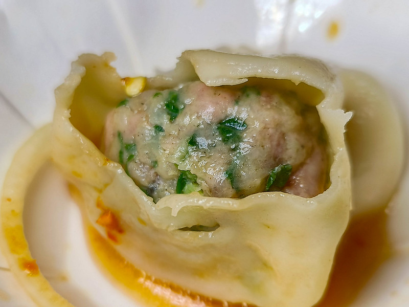 港傳奇「北大荒」巨無霸水餃老滷味!上班族宵夜必訪,排隊也值得的雙重美味~