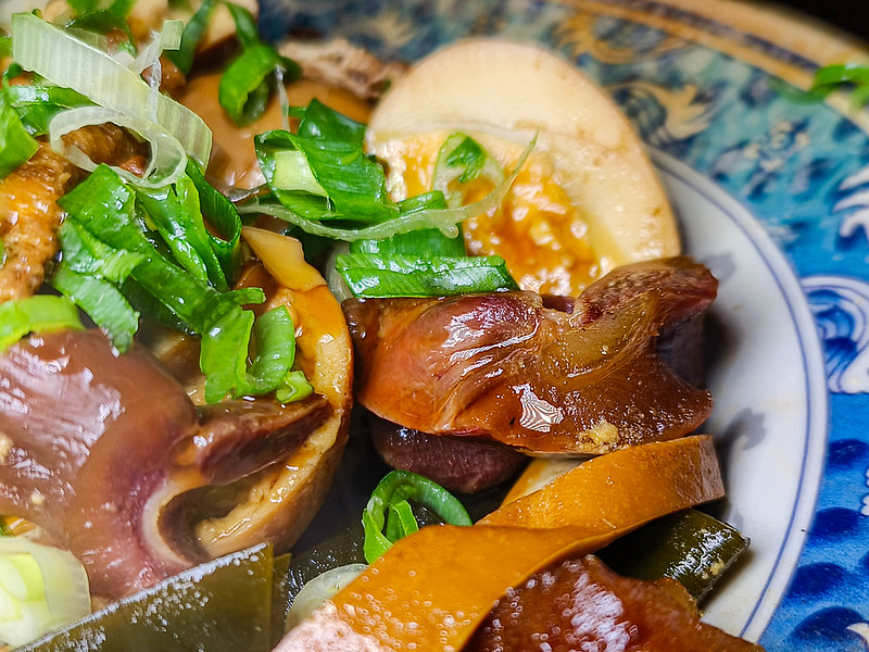 港傳奇「北大荒」巨無霸水餃老滷味!上班族宵夜必訪,排隊也值得的雙重美味~