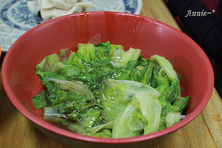 【挑剔味蕾】臺北南港。美食沙漠南港中的大顆水餃─北大荒