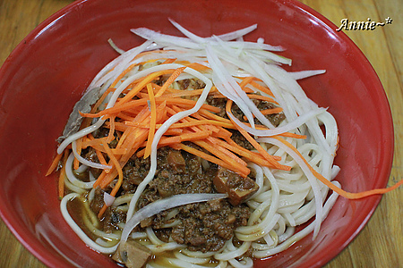 【挑剔味蕾】臺北南港。美食沙漠南港中的大顆水餃─北大荒