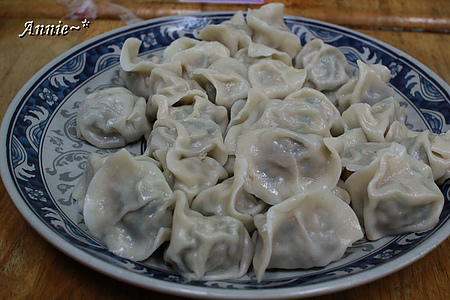 【挑剔味蕾】臺北南港。美食沙漠南港中的大顆水餃─北大荒
