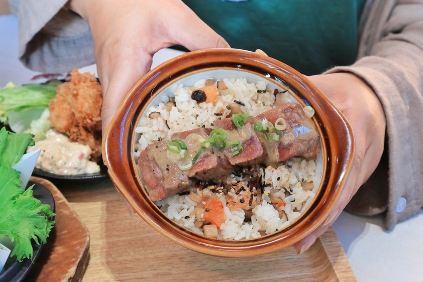 Royal Host 樂雅樂家庭餐廳