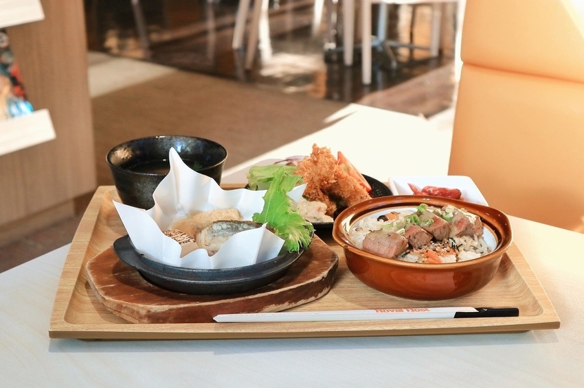 Royal Host 樂雅樂家庭餐廳