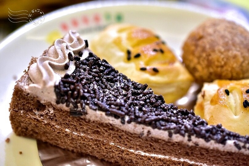 懷念的平價牛排:【貴族世家】昆陽店,鮮饌館、沙拉吧吃到飽