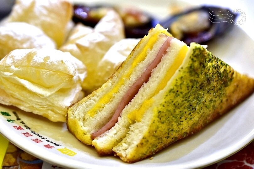 懷念的平價牛排:【貴族世家】昆陽店,鮮饌館、沙拉吧吃到飽