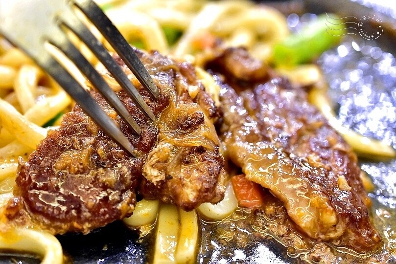 懷念的平價牛排:【貴族世家】昆陽店,鮮饌館、沙拉吧吃到飽