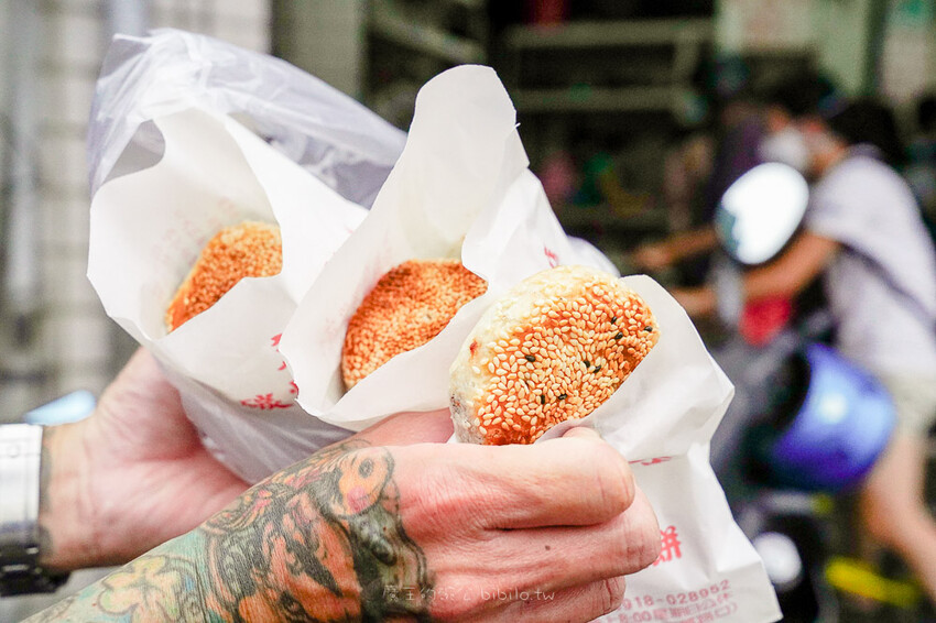 萬大蟹殼黃 X魔王 萬華人氣排隊酥餅店 一顆只要15元