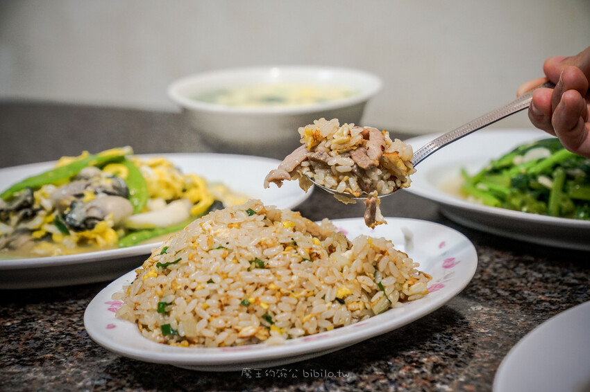 萬大蟹殼黃 X魔王 萬華人氣排隊酥餅店 一顆只要15元