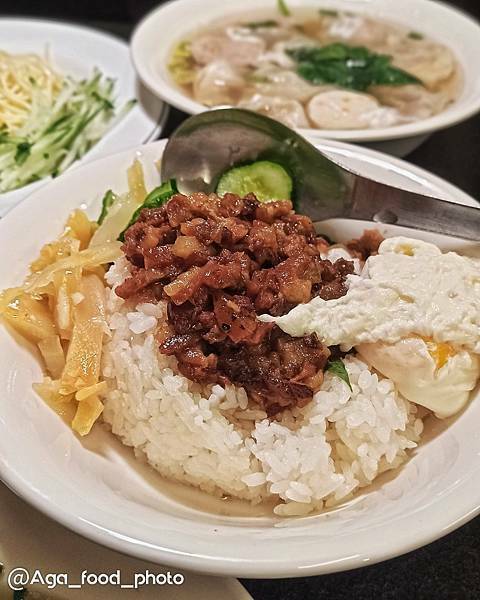 【台北萬華】西門麵店 ，油嫩豬腳，在地60年老店，西門町宵夜早餐，24小時營業，夜貓族、早起都吃得到，菜單