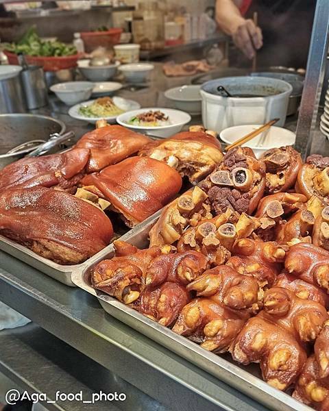 【台北萬華】西門麵店 ，油嫩豬腳，在地60年老店，西門町宵夜早餐，24小時營業，夜貓族、早起都吃得到，菜單