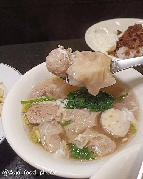 【台北萬華】西門麵店 ，油嫩豬腳，在地60年老店，西門町宵夜早餐，24小時營業，夜貓族、早起都吃得到，菜單