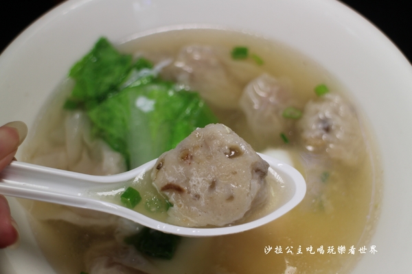 西門麵店(原：金西門麵店)：飄香一甲子萬華西門町美食『西門麵店』捷運西門站/紅樓後方/涼麵/古早味愛玉/超好吃蔬菜捲