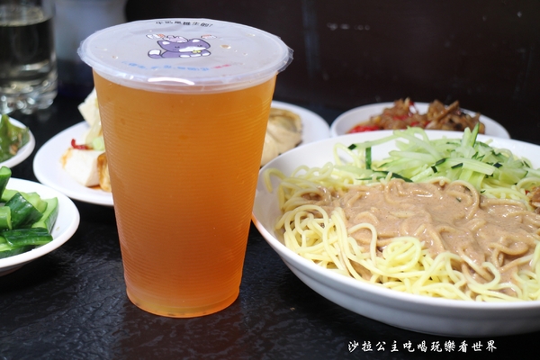 西門麵店(原：金西門麵店)：飄香一甲子萬華西門町美食『西門麵店』捷運西門站/紅樓後方/涼麵/古早味愛玉/超好吃蔬菜捲