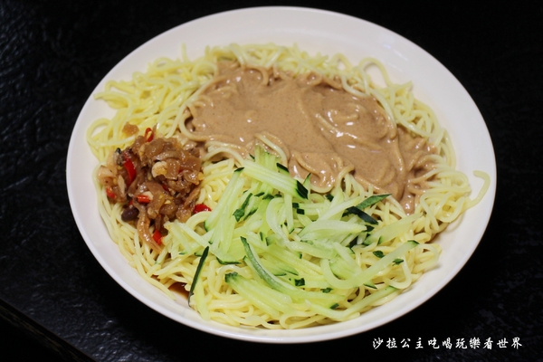 西門麵店(原：金西門麵店)：飄香一甲子萬華西門町美食『西門麵店』捷運西門站/紅樓後方/涼麵/古早味愛玉/超好吃蔬菜捲