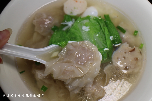 西門麵店(原：金西門麵店)：飄香一甲子萬華西門町美食『西門麵店』捷運西門站/紅樓後方/涼麵/古早味愛玉/超好吃蔬菜捲