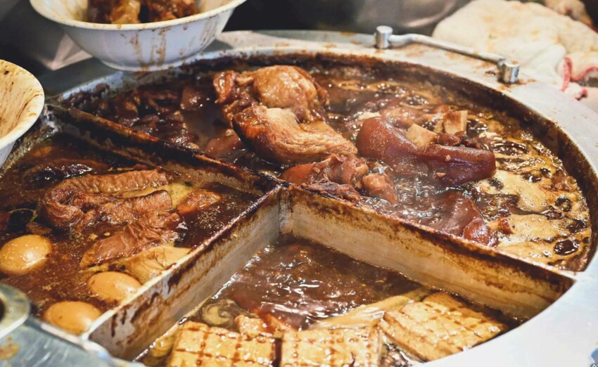 西門町必吃美食!西門麵店銷魂豬腳飯、招牌涼麵,古早味深夜食堂首選