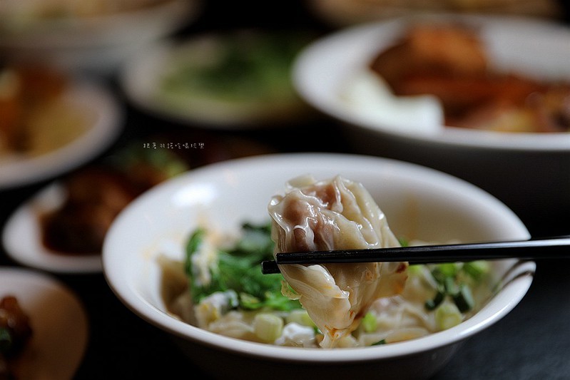 西門麵店極脆涼麵銷魂豬腳飯蛋包滷肉飯台北西門町美食100