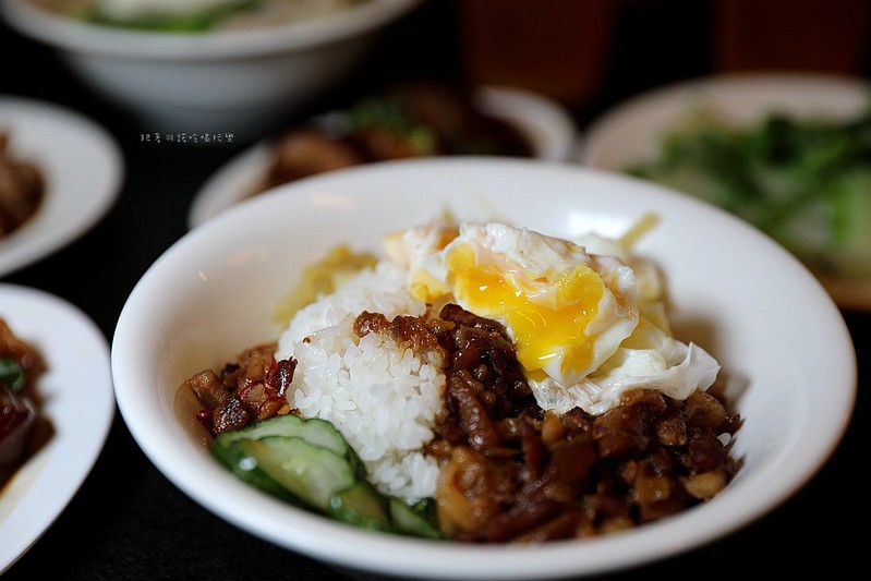 西門麵店極脆涼麵銷魂豬腳飯蛋包滷肉飯台北西門町美食127