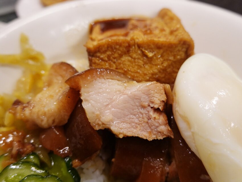 台北萬華—西門麵店｜西門在地一甲子古早味麵店 銷魂豬腳飯、菠蘿蛋黃酥值得一嚐｜內江街、西門町、西門紅樓