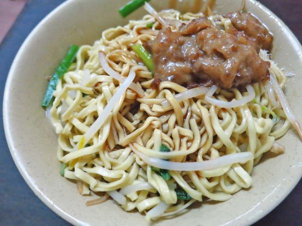 【台北美食】阿仁小吃店-無敵強大,令人回味的豬油乾麵