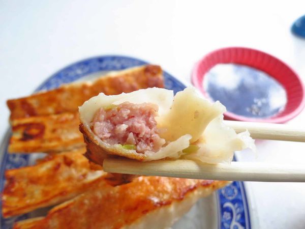 【台北美食】萬華佳佳香鍋貼-酥脆可口的美味鍋貼