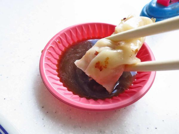 【台北美食】萬華佳佳香鍋貼-酥脆可口的美味鍋貼