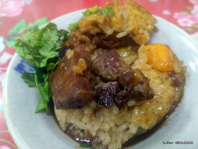 Taiwan traditional light dishes - Oil cake & pork meat soup 