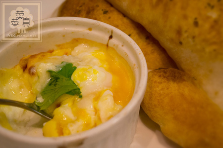 開胃料理─起士鑲蛋佐佛卡夏 開胃料理─起士鑲蛋佐佛卡夏