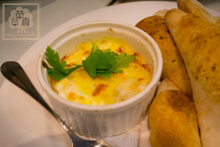 開胃料理─起士鑲蛋佐佛卡夏 開胃料理─起士鑲蛋佐佛卡夏