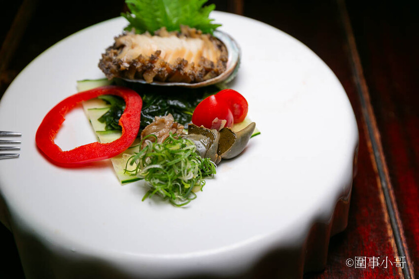 台北萬華美食-三十三間堂，在地最老字號的日式無菜單料理，食材新鮮料理手法細緻，餐點美味絕對值得一訪！啊對了老闆娘很熱情好相處喔～ @圍事小哥的幸福相框