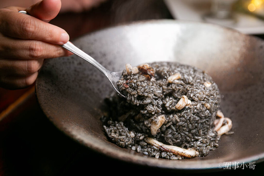 台北萬華美食-三十三間堂，在地最老字號的日式無菜單料理，食材新鮮料理手法細緻，餐點美味絕對值得一訪！啊對了老闆娘很熱情好相處喔～ @圍事小哥的幸福相框