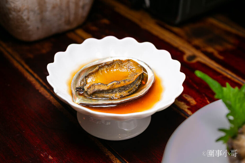 台北萬華美食-三十三間堂，在地最老字號的日式無菜單料理，食材新鮮料理手法細緻，餐點美味絕對值得一訪！啊對了老闆娘很熱情好相處喔～ @圍事小哥的幸福相框