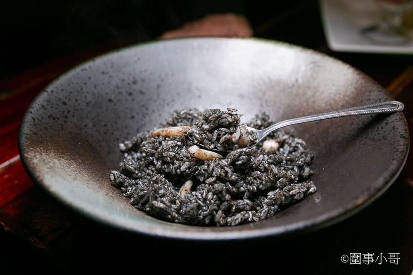 台北萬華美食-三十三間堂，在地最老字號的日式無菜單料理，食材新鮮料理手法細緻，餐點美味絕對值得一訪！啊對了老闆娘很熱情好相處喔～ @圍事小哥的幸福相框