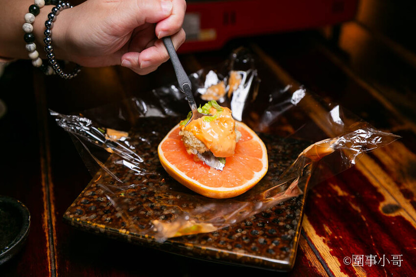 台北萬華美食-三十三間堂，在地最老字號的日式無菜單料理，食材新鮮料理手法細緻，餐點美味絕對值得一訪！啊對了老闆娘很熱情好相處喔～ @圍事小哥的幸福相框