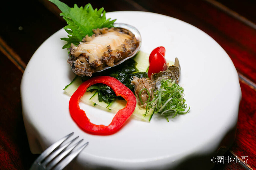 台北萬華美食-三十三間堂，在地最老字號的日式無菜單料理，食材新鮮料理手法細緻，餐點美味絕對值得一訪！啊對了老闆娘很熱情好相處喔～ @圍事小哥的幸福相框